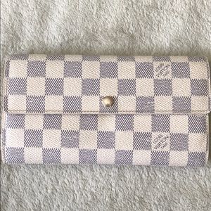 Authentic Sarah Damier Louis Vuitton wallet